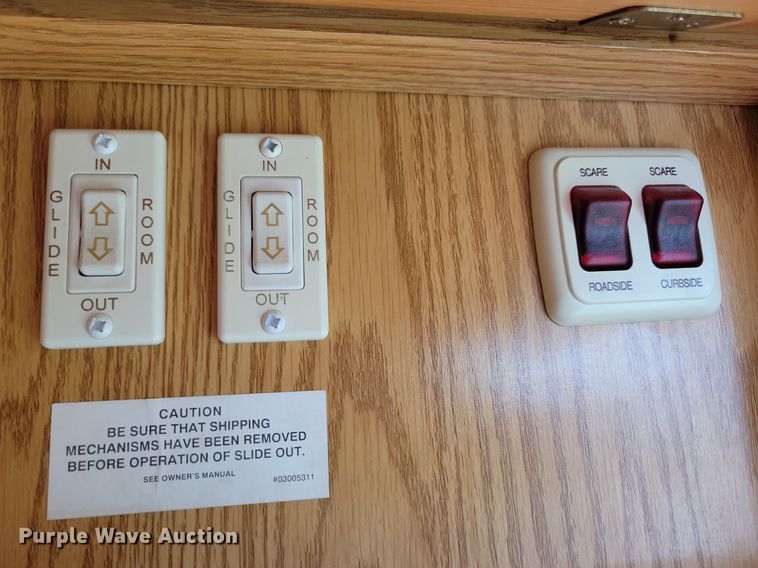 image for item DN4105 2005 Holiday Rambler Presidential  camper