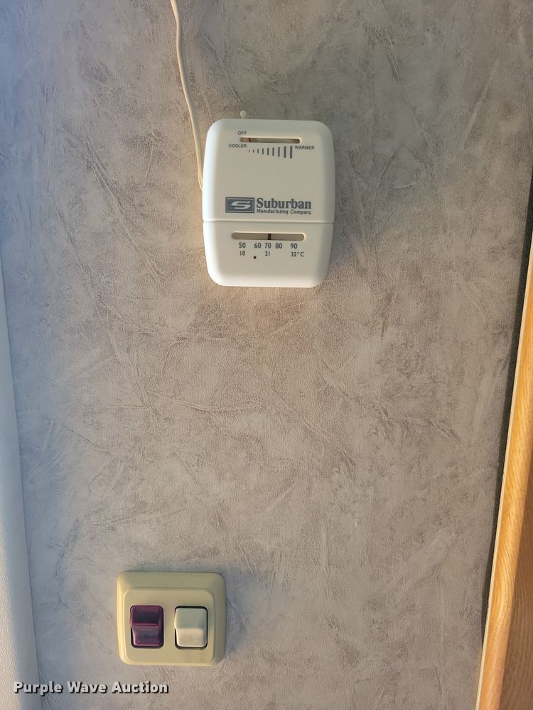 image for item DN4105 2005 Holiday Rambler Presidential  camper