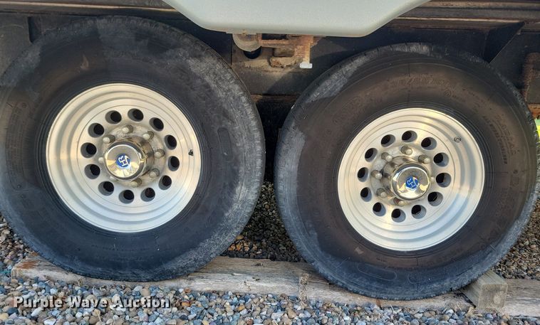 image for item DN4105 2005 Holiday Rambler Presidential  camper