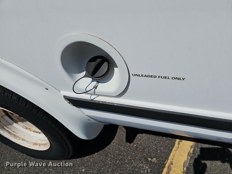 image for item DN8594 2008 Ford E450 Super Duty  shuttle bus