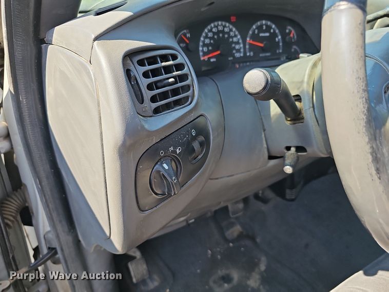 image for item DN8595 2001 Ford F150 XLT  pickup truck