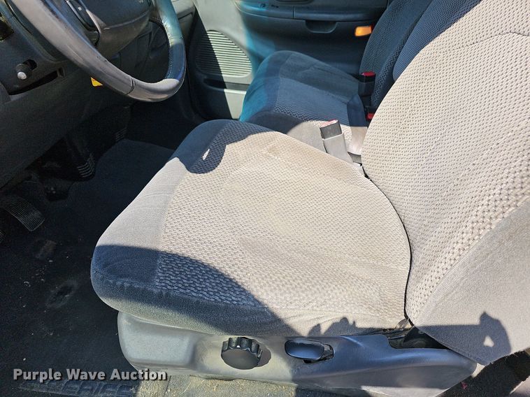 image for item DN8595 2001 Ford F150 XLT  pickup truck