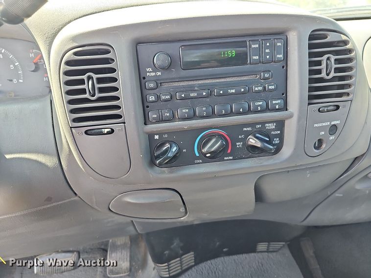 image for item DN8595 2001 Ford F150 XLT  pickup truck