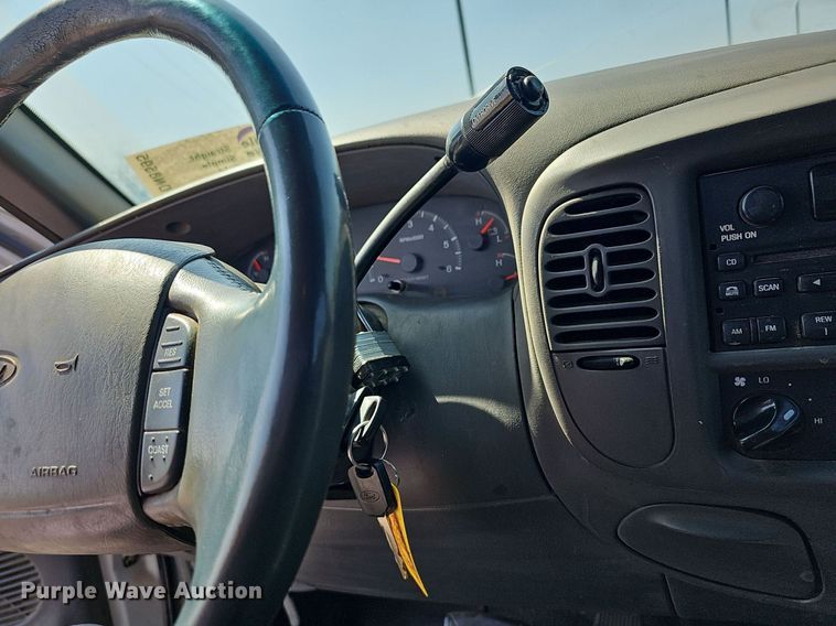 image for item DN8595 2001 Ford F150 XLT  pickup truck