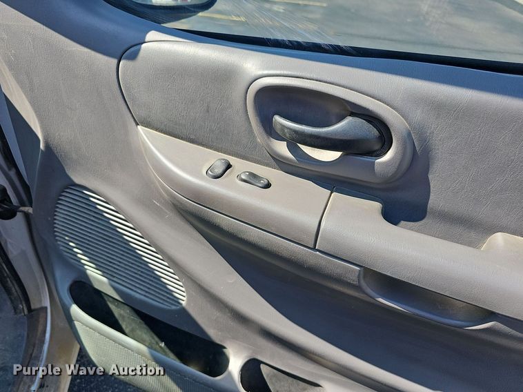 image for item DN8595 2001 Ford F150 XLT  pickup truck