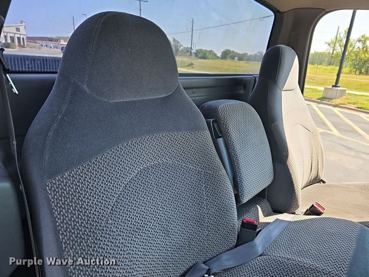 image for item DN8595 2001 Ford F150 XLT  pickup truck