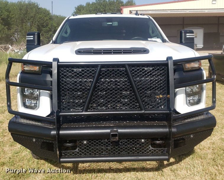 image for item DO3007 2020 Chevrolet Silverado 3500HD  Crew Cab bale bed truck