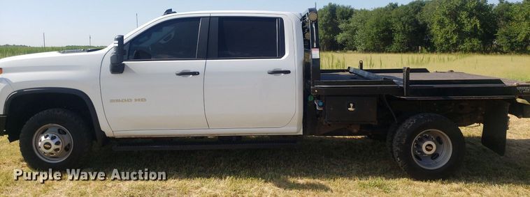 image for item DO3007 2020 Chevrolet Silverado 3500HD  Crew Cab bale bed truck