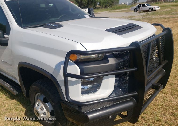 image for item DO3007 2020 Chevrolet Silverado 3500HD  Crew Cab bale bed truck