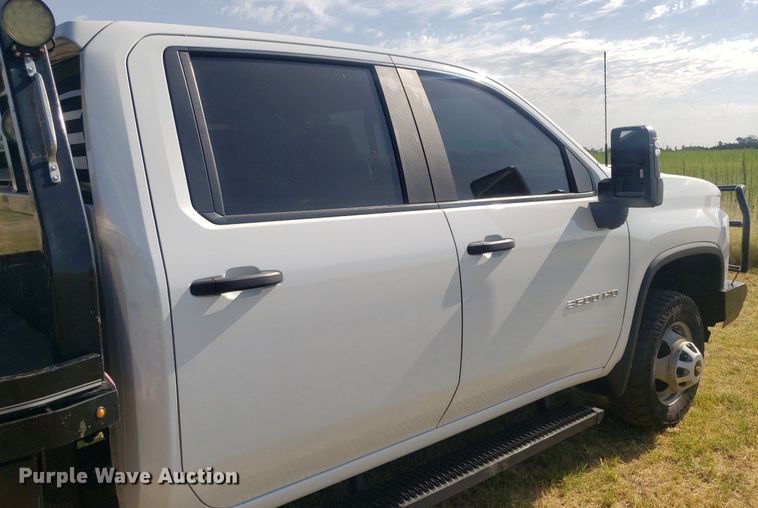 image for item DO3007 2020 Chevrolet Silverado 3500HD  Crew Cab bale bed truck