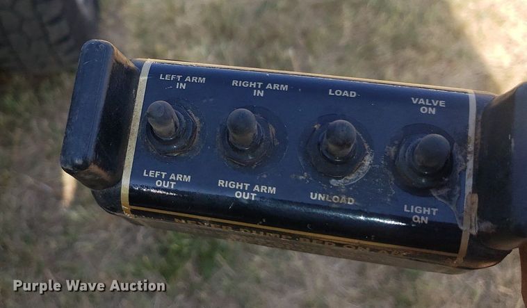 image for item DO3007 2020 Chevrolet Silverado 3500HD  Crew Cab bale bed truck