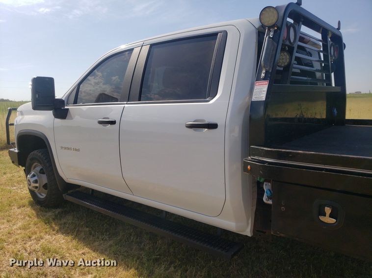 image for item DO3007 2020 Chevrolet Silverado 3500HD  Crew Cab bale bed truck