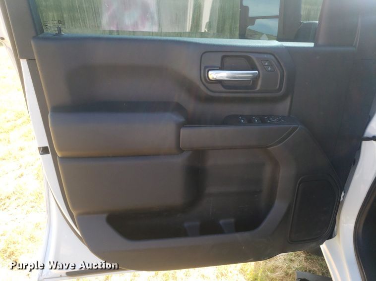 image for item DO3007 2020 Chevrolet Silverado 3500HD  Crew Cab bale bed truck