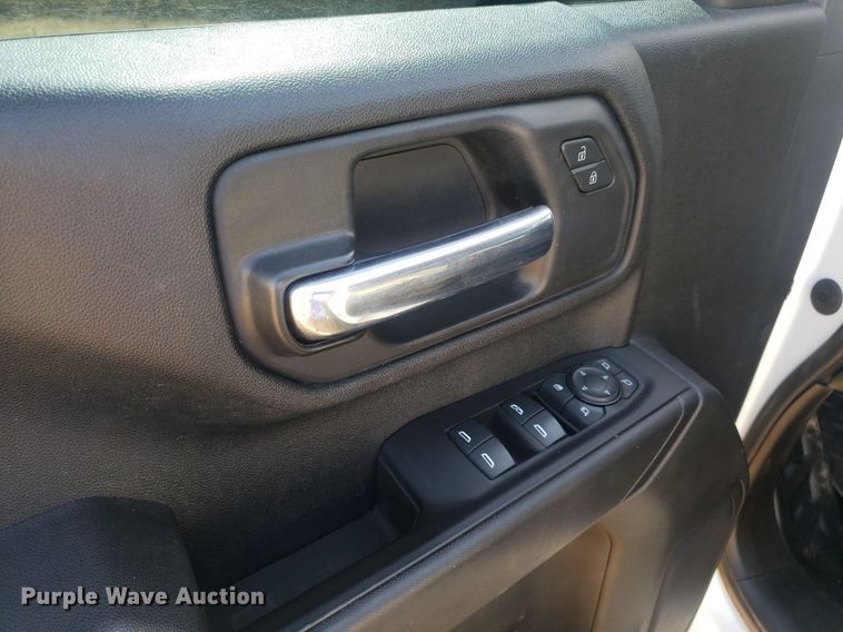 image for item DO3007 2020 Chevrolet Silverado 3500HD  Crew Cab bale bed truck