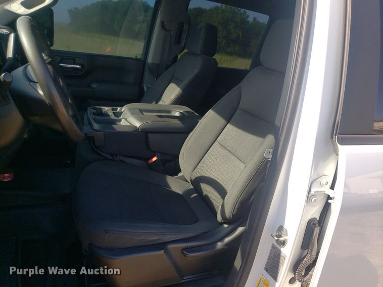 image for item DO3007 2020 Chevrolet Silverado 3500HD  Crew Cab bale bed truck