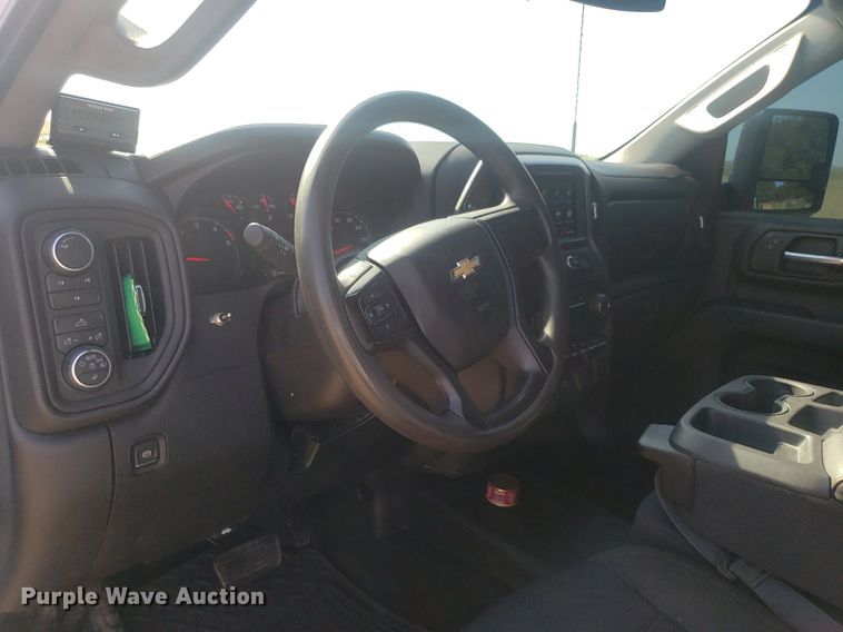 image for item DO3007 2020 Chevrolet Silverado 3500HD  Crew Cab bale bed truck