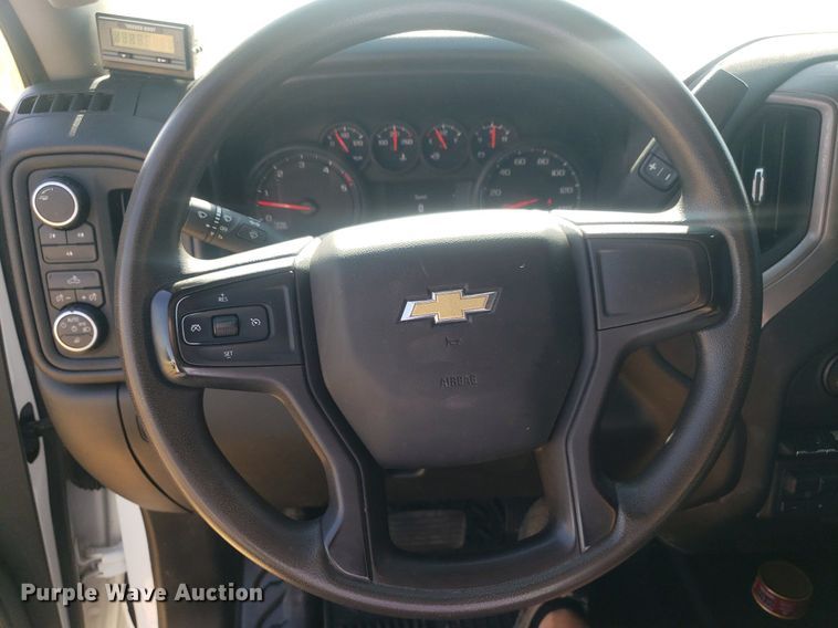 image for item DO3007 2020 Chevrolet Silverado 3500HD  Crew Cab bale bed truck