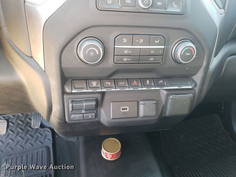 image for item DO3007 2020 Chevrolet Silverado 3500HD  Crew Cab bale bed truck