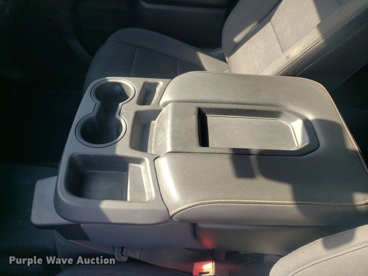 image for item DO3007 2020 Chevrolet Silverado 3500HD  Crew Cab bale bed truck