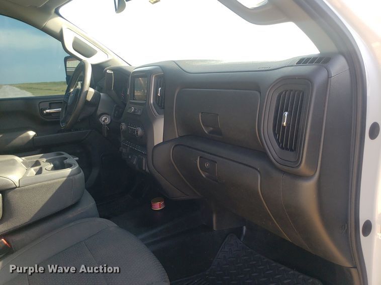 image for item DO3007 2020 Chevrolet Silverado 3500HD  Crew Cab bale bed truck