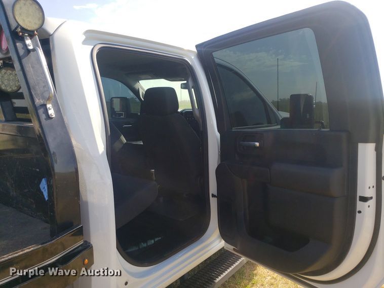 image for item DO3007 2020 Chevrolet Silverado 3500HD  Crew Cab bale bed truck