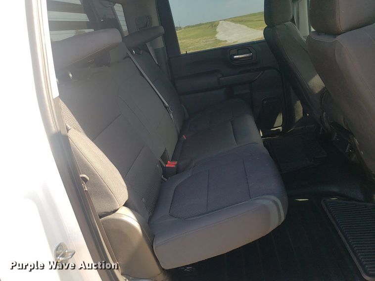 image for item DO3007 2020 Chevrolet Silverado 3500HD  Crew Cab bale bed truck