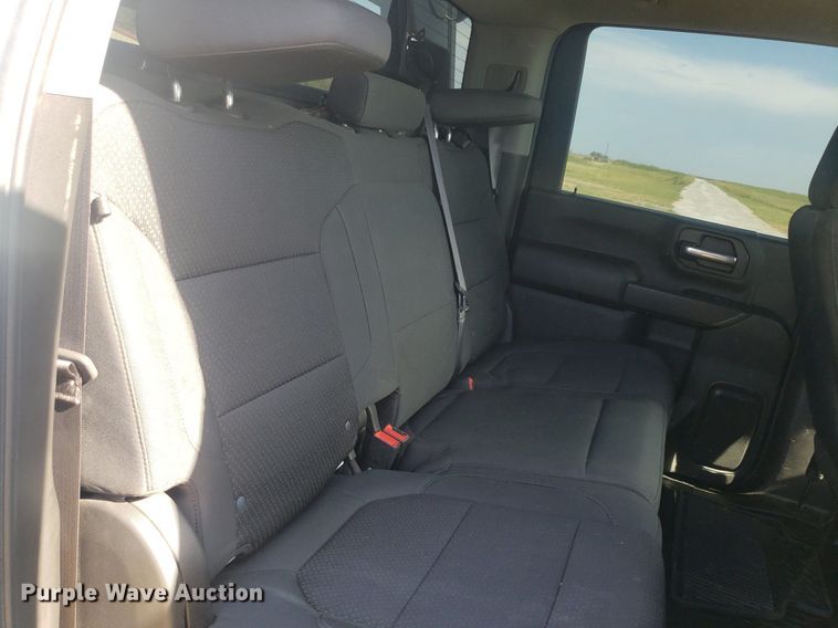 image for item DO3007 2020 Chevrolet Silverado 3500HD  Crew Cab bale bed truck