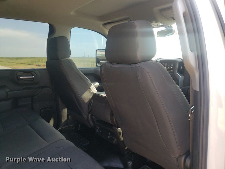 image for item DO3007 2020 Chevrolet Silverado 3500HD  Crew Cab bale bed truck