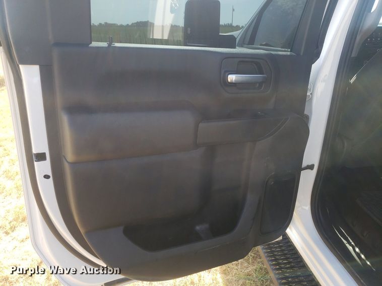 image for item DO3007 2020 Chevrolet Silverado 3500HD  Crew Cab bale bed truck