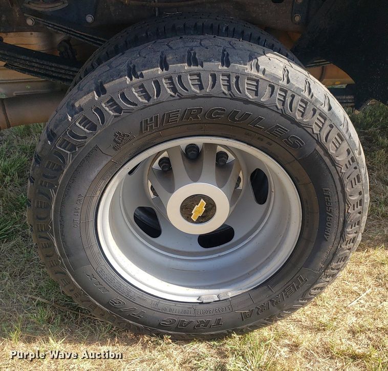 image for item DO3007 2020 Chevrolet Silverado 3500HD  Crew Cab bale bed truck