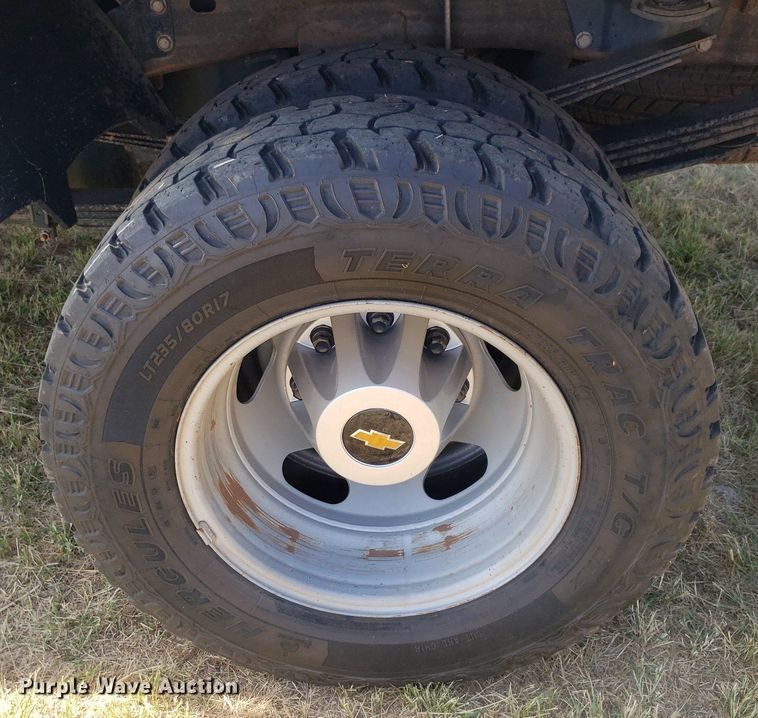 image for item DO3007 2020 Chevrolet Silverado 3500HD  Crew Cab bale bed truck