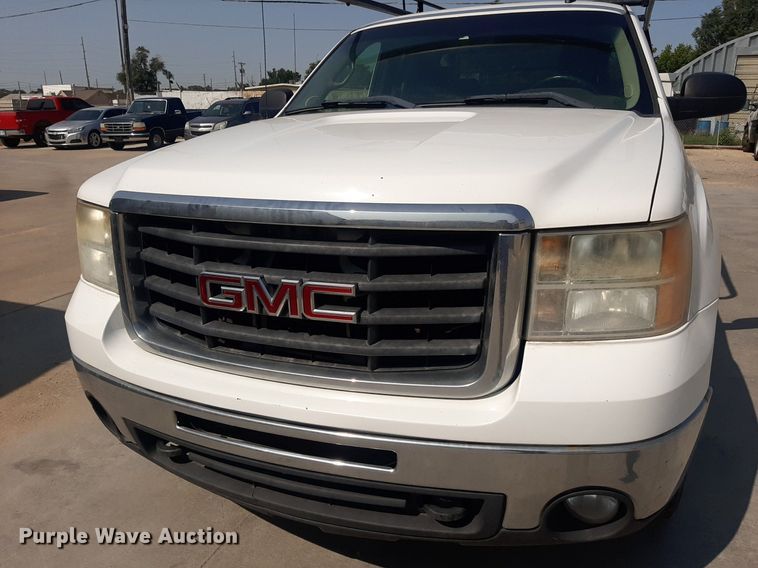 image for item DO3077 2009 GMC Sierra 3500HD  Ext. Cab utility bed pickup truck
