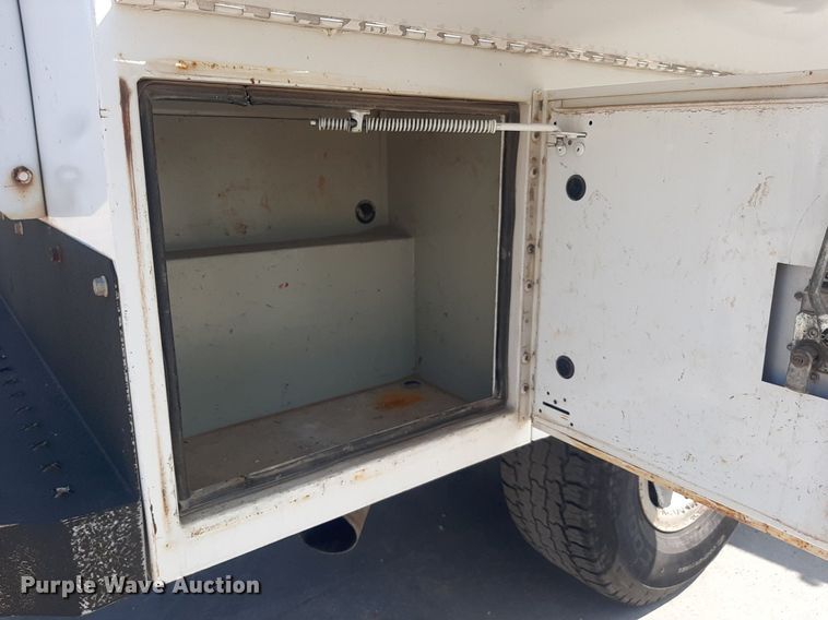 image for item DO3077 2009 GMC Sierra 3500HD  Ext. Cab utility bed pickup truck