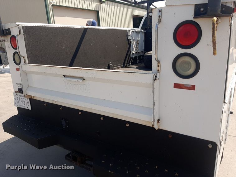 image for item DO3077 2009 GMC Sierra 3500HD  Ext. Cab utility bed pickup truck