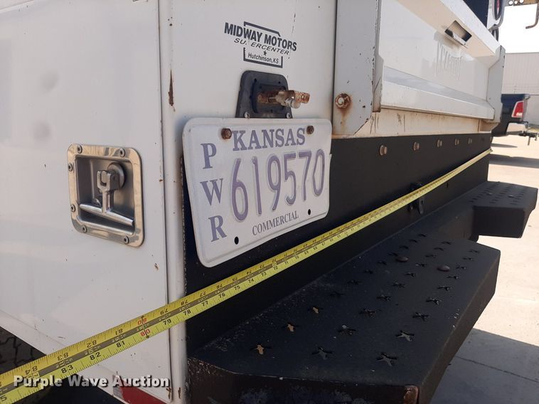 image for item DO3077 2009 GMC Sierra 3500HD  Ext. Cab utility bed pickup truck