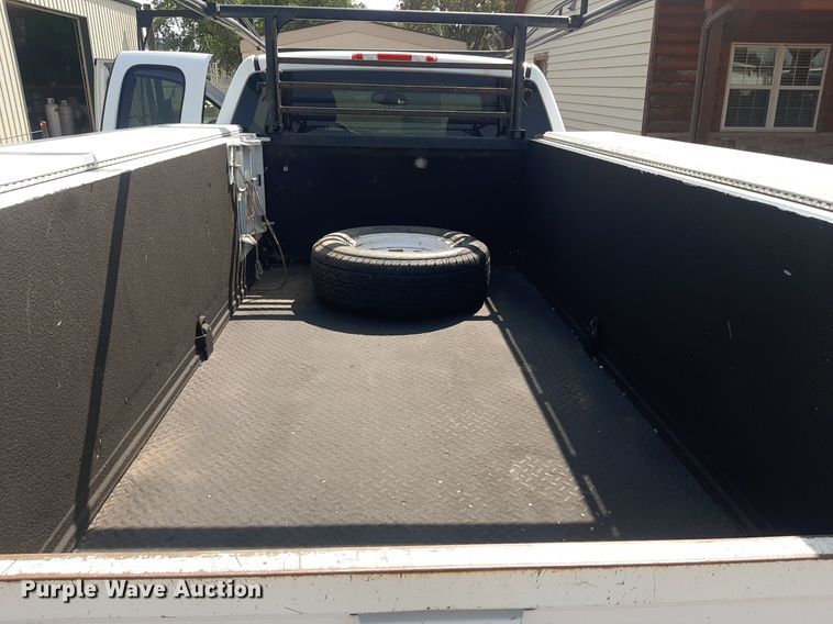 image for item DO3077 2009 GMC Sierra 3500HD  Ext. Cab utility bed pickup truck