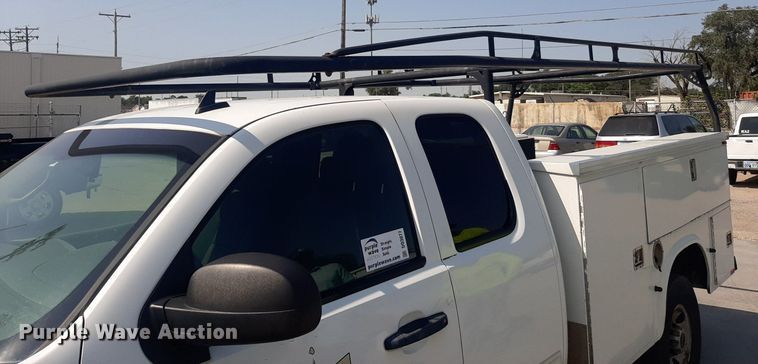 image for item DO3077 2009 GMC Sierra 3500HD  Ext. Cab utility bed pickup truck