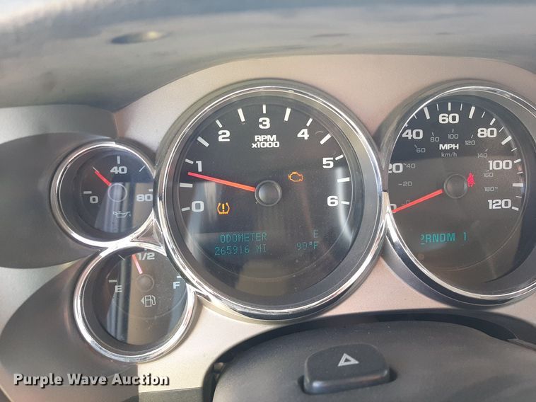 image for item DO3077 2009 GMC Sierra 3500HD  Ext. Cab utility bed pickup truck