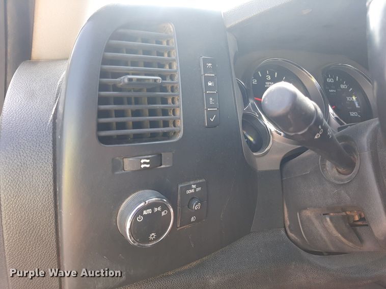 image for item DO3077 2009 GMC Sierra 3500HD  Ext. Cab utility bed pickup truck