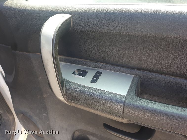 image for item DO3077 2009 GMC Sierra 3500HD  Ext. Cab utility bed pickup truck