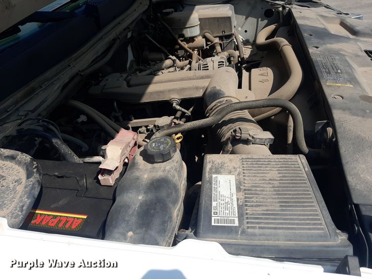 image for item DO3077 2009 GMC Sierra 3500HD  Ext. Cab utility bed pickup truck