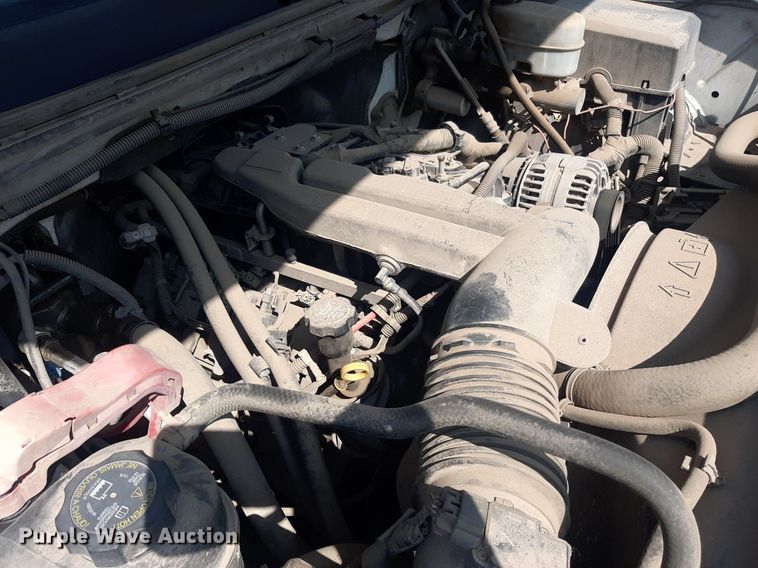 image for item DO3077 2009 GMC Sierra 3500HD  Ext. Cab utility bed pickup truck