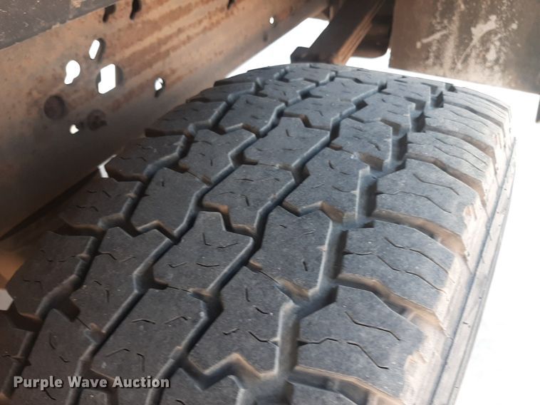 image for item DO3077 2009 GMC Sierra 3500HD  Ext. Cab utility bed pickup truck