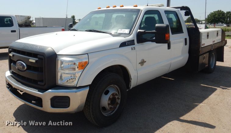 image for item DO3081 2016 Ford F350 Super Duty XL  Crew Cab flatbed pickup truck