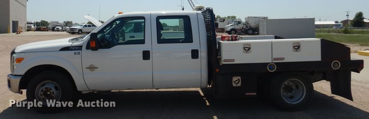 image for item DO3081 2016 Ford F350 Super Duty XL  Crew Cab flatbed pickup truck