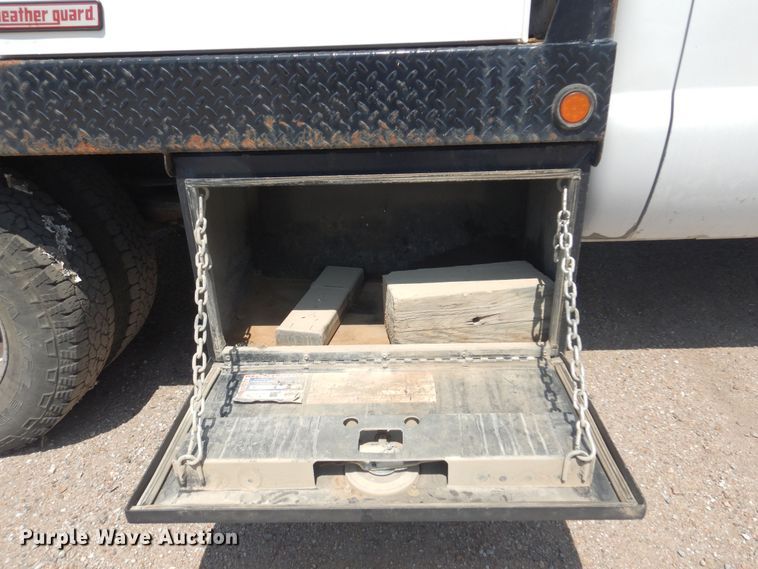 image for item DO3081 2016 Ford F350 Super Duty XL  Crew Cab flatbed pickup truck