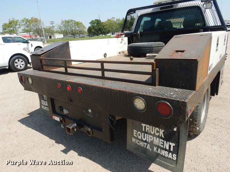 image for item DO3081 2016 Ford F350 Super Duty XL  Crew Cab flatbed pickup truck