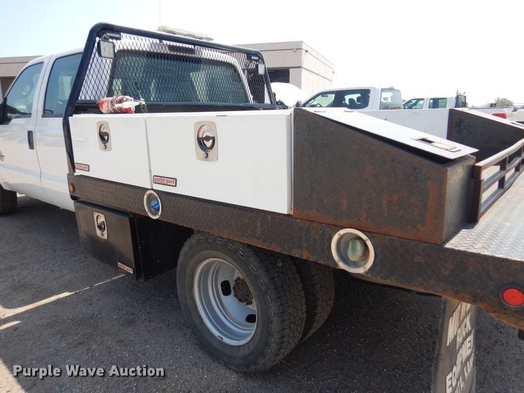 image for item DO3081 2016 Ford F350 Super Duty XL  Crew Cab flatbed pickup truck