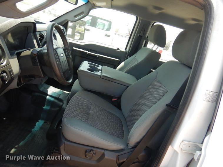 image for item DO3081 2016 Ford F350 Super Duty XL  Crew Cab flatbed pickup truck