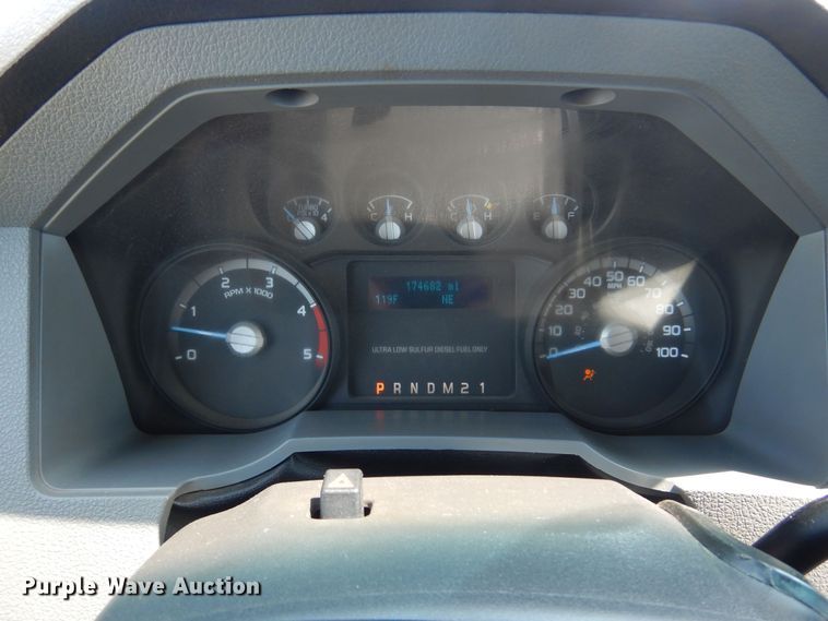 image for item DO3081 2016 Ford F350 Super Duty XL  Crew Cab flatbed pickup truck